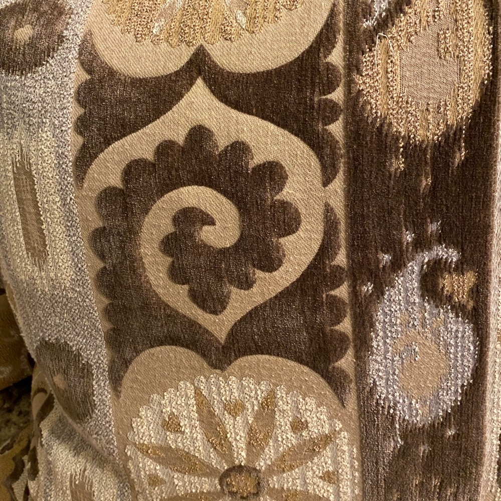 2 fluffy real down pillows with removable cover 22x22”